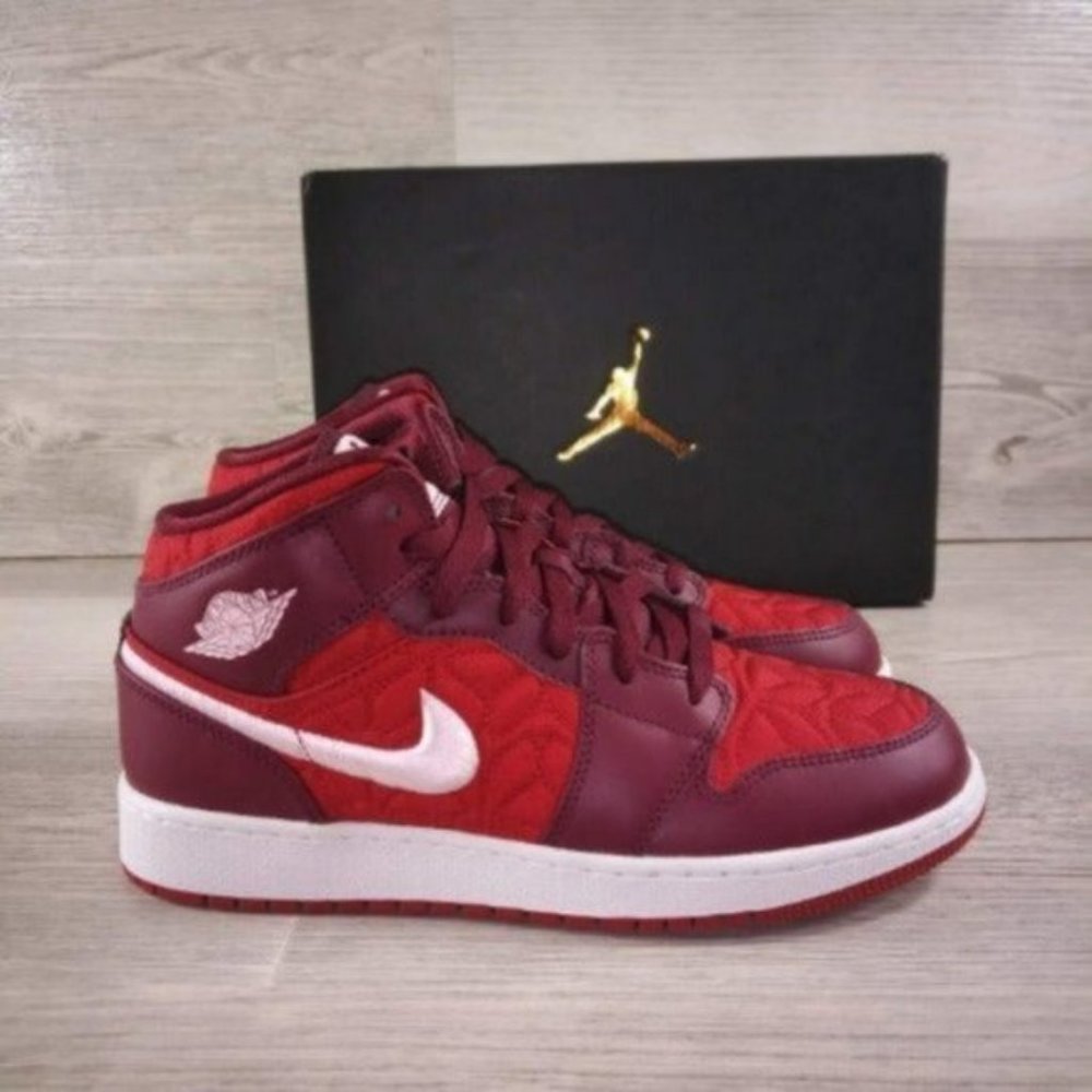 Nike Air Jordan 1 Mid Red Quilt Sneakers Size 6Y (Fits Women's 7.5) New Shoes